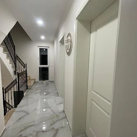 Hammer بيت ضيافة Mensfelden